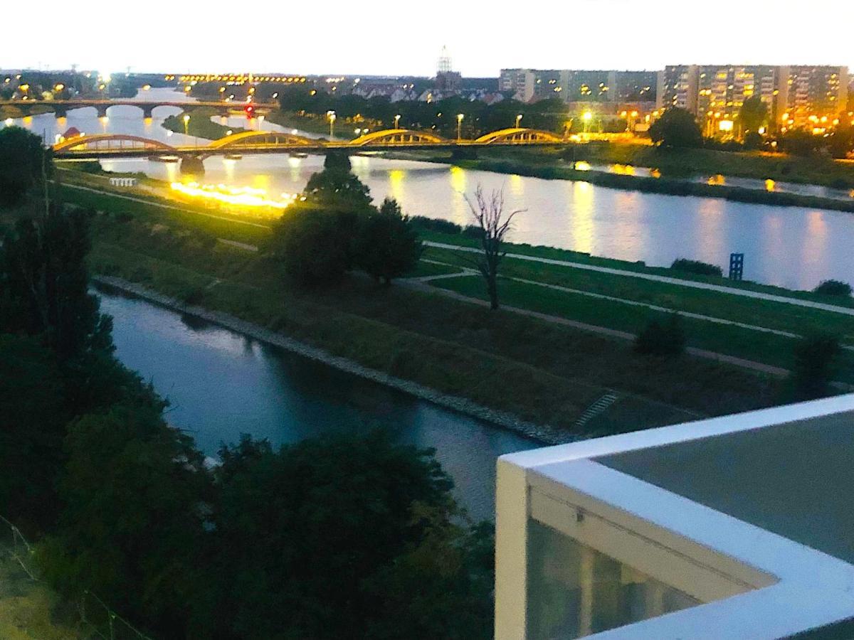 Apartament Z Tarasem I Widokiem Na Odre 弗罗茨瓦夫 外观 照片
